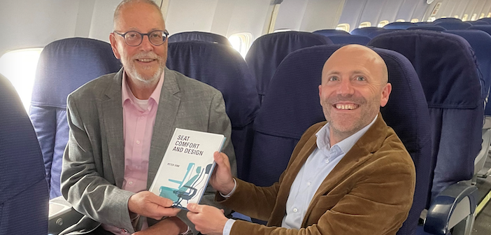 Peter Vink (left) presenting the first copy of his book to TO Delft faculty dean, Caspar Chorus